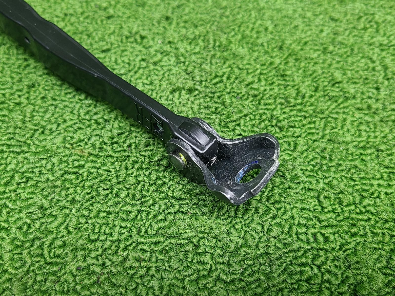 2023 Toyota Landcruiser Door Hinge/Runner View Auto part Door Hinge/Runner Toyota Landcruiser 2023