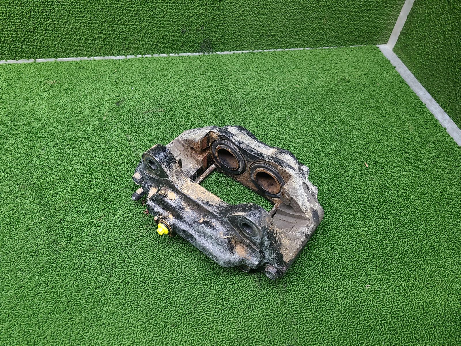 2001 Toyota Landcruiser Caliper View Auto part Caliper Toyota Landcruiser 2001