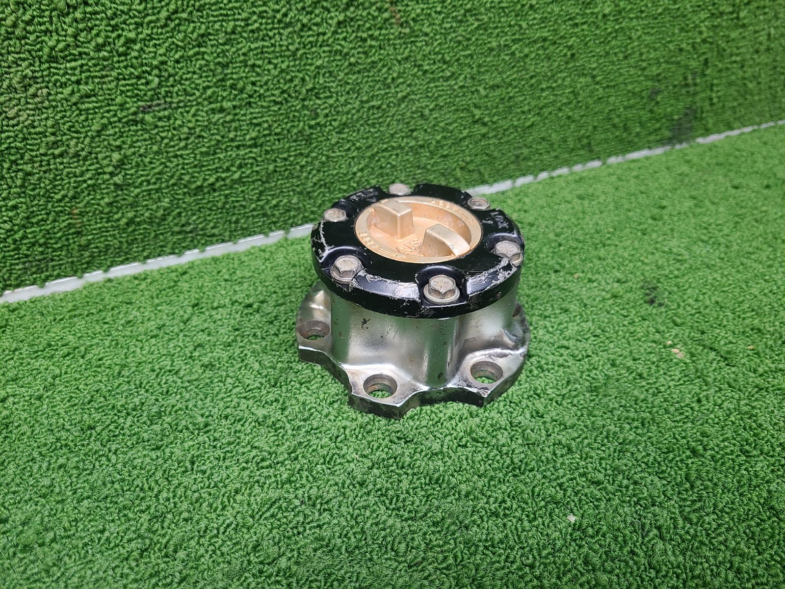 View Auto part Freewhl/Locking Hub Toyota Landcruiser 2001