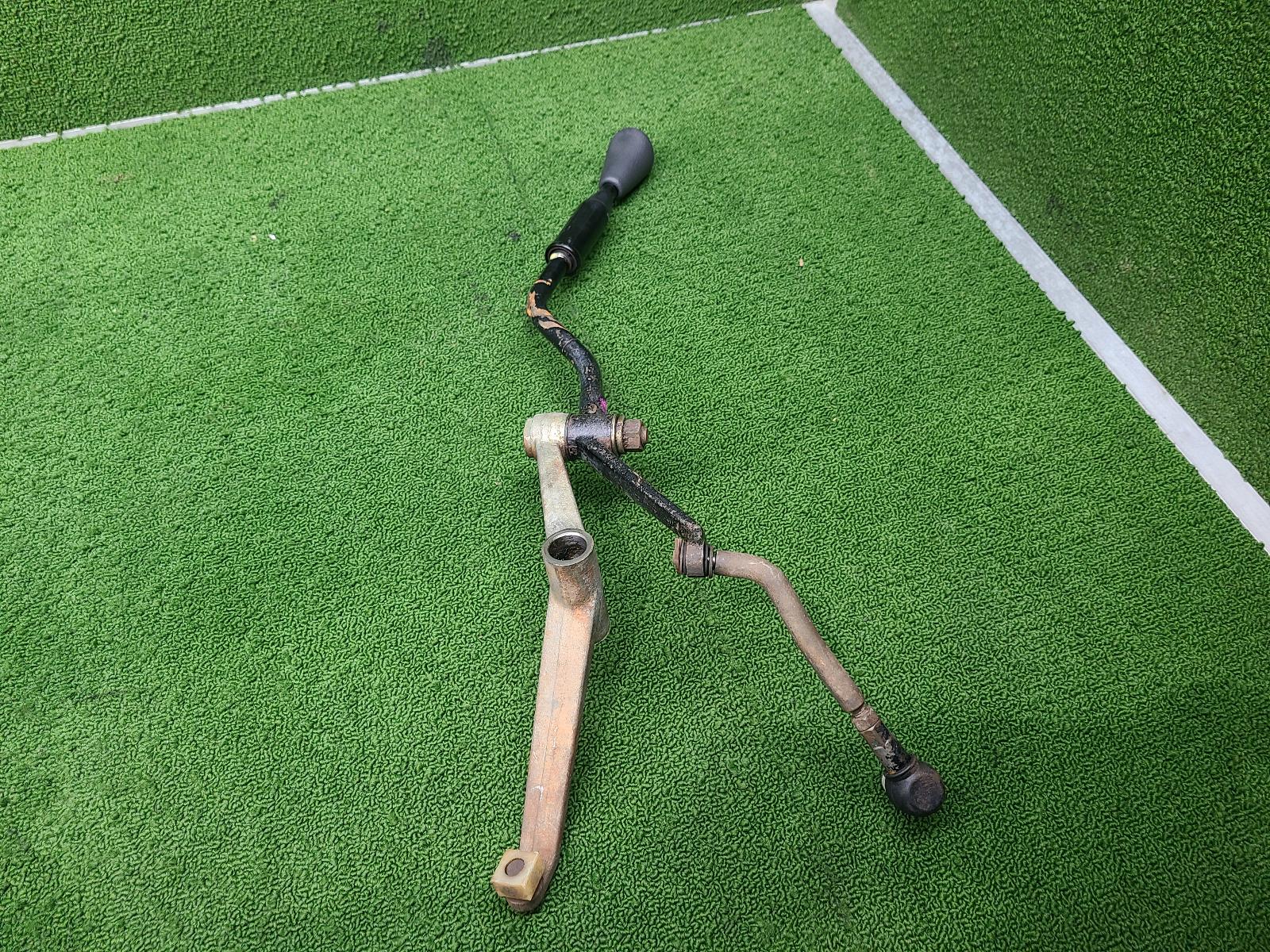 2001 Toyota Landcruiser Gear Stick/Shifter View Auto part Gear Stick/Shifter Toyota Landcruiser 2001