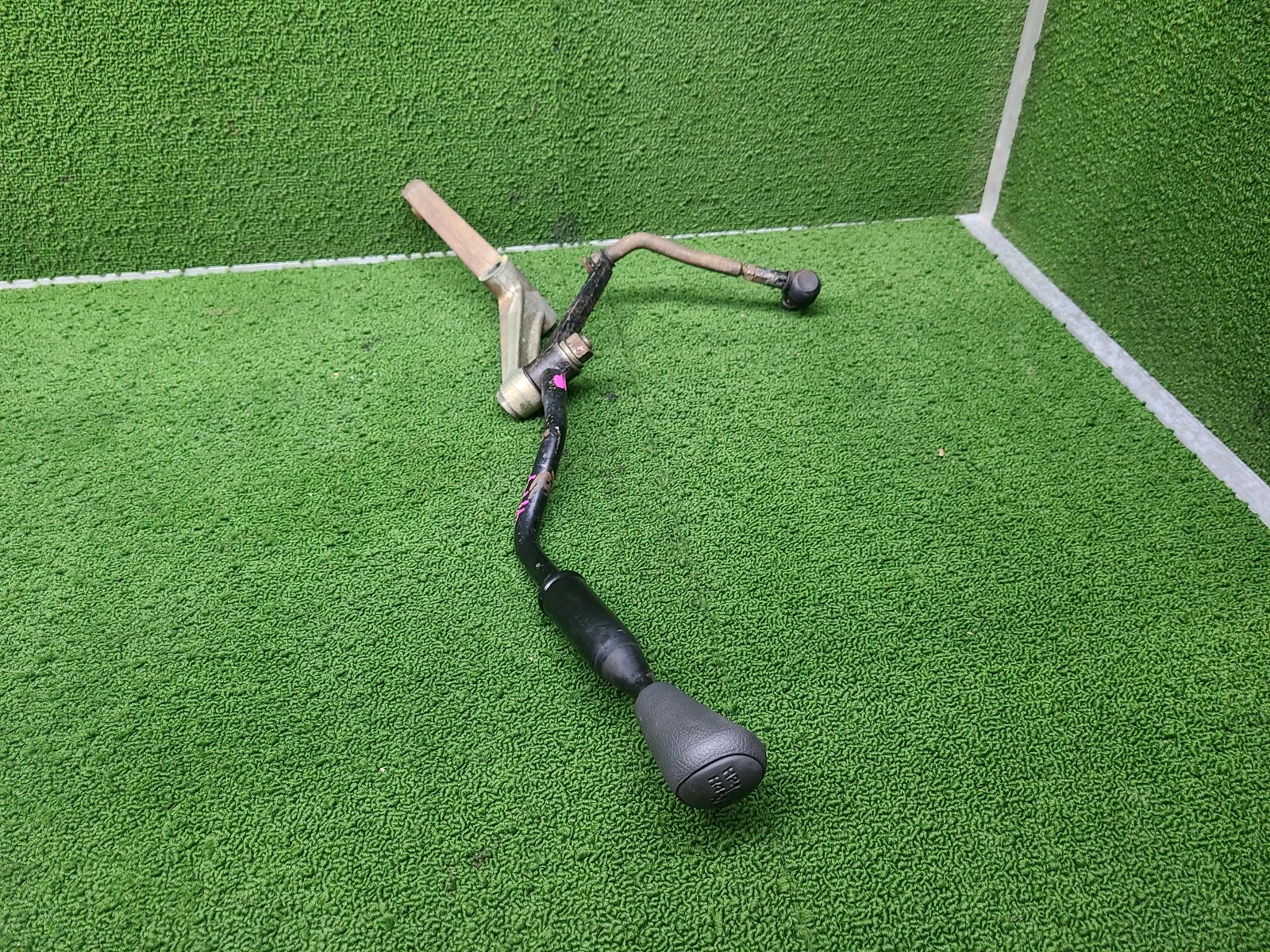 2001 Toyota Landcruiser Gear Stick/Shifter View Auto part Gear Stick/Shifter Toyota Landcruiser 2001