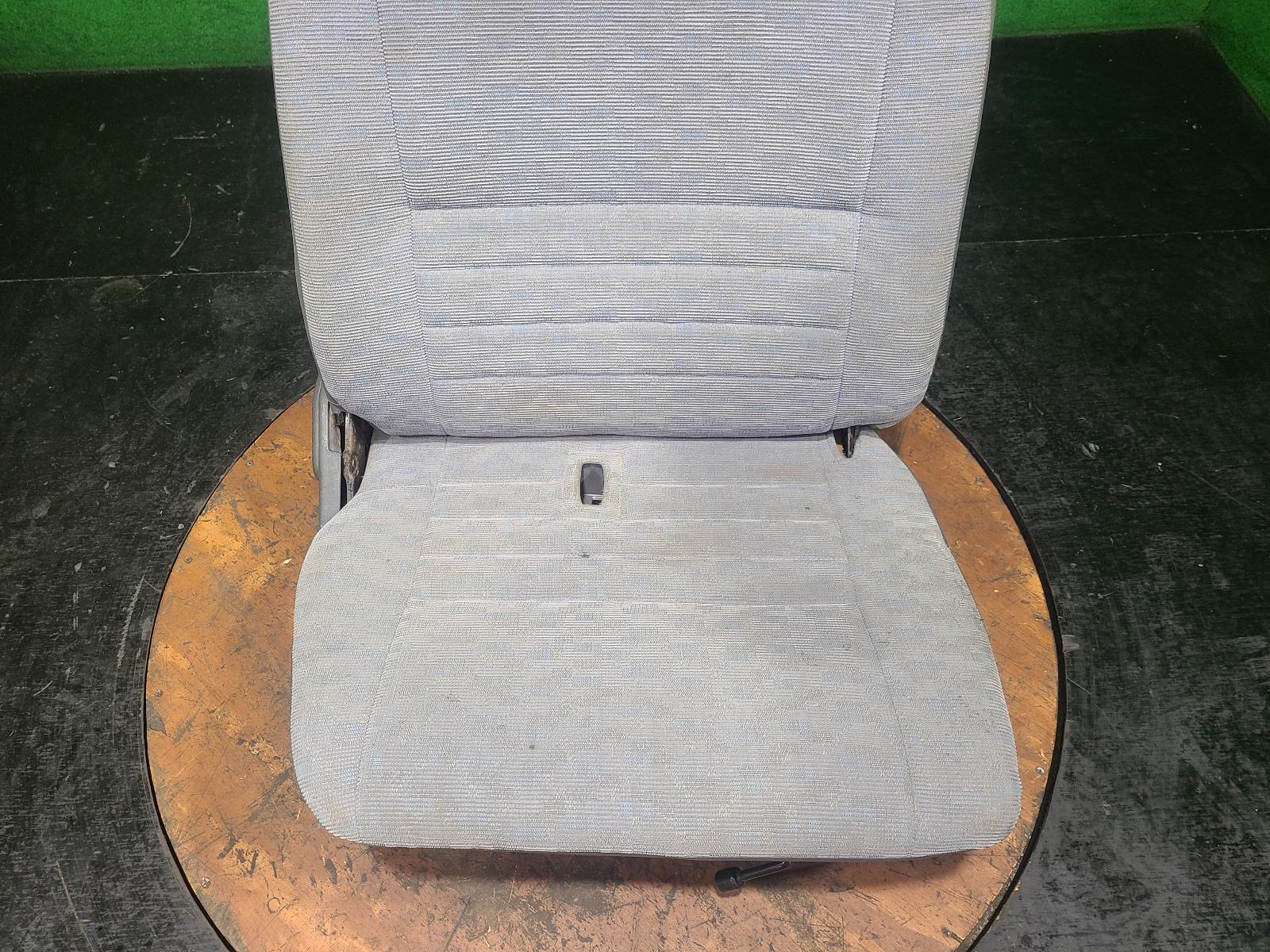 View Auto part Front Seat Toyota Landcruiser 2001