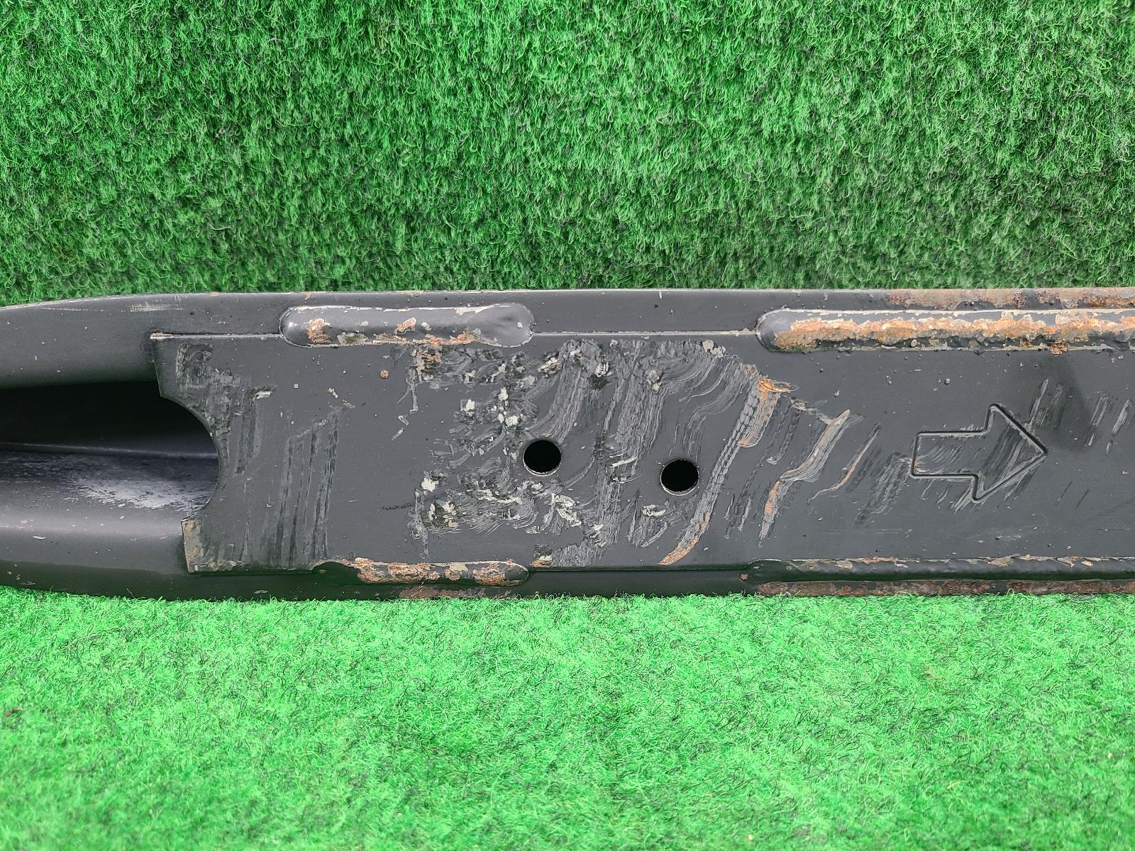 2021 Nissan Navara Right Rear Trailing Arm View Auto part Right Rear Trailing Arm Nissan Navara 2021