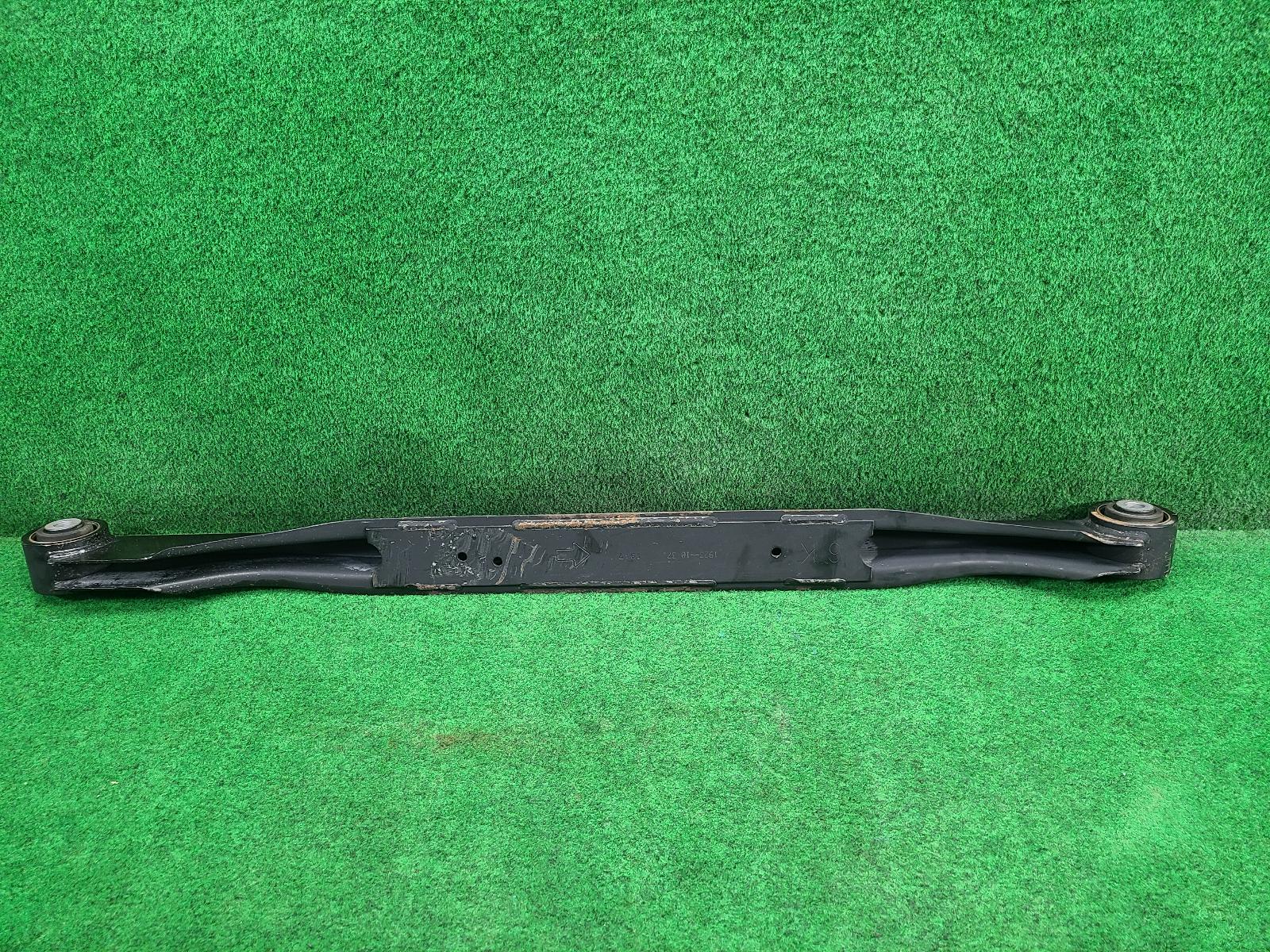 2021 Nissan Navara Right Rear Trailing Arm View Auto part Right Rear Trailing Arm Nissan Navara 2021