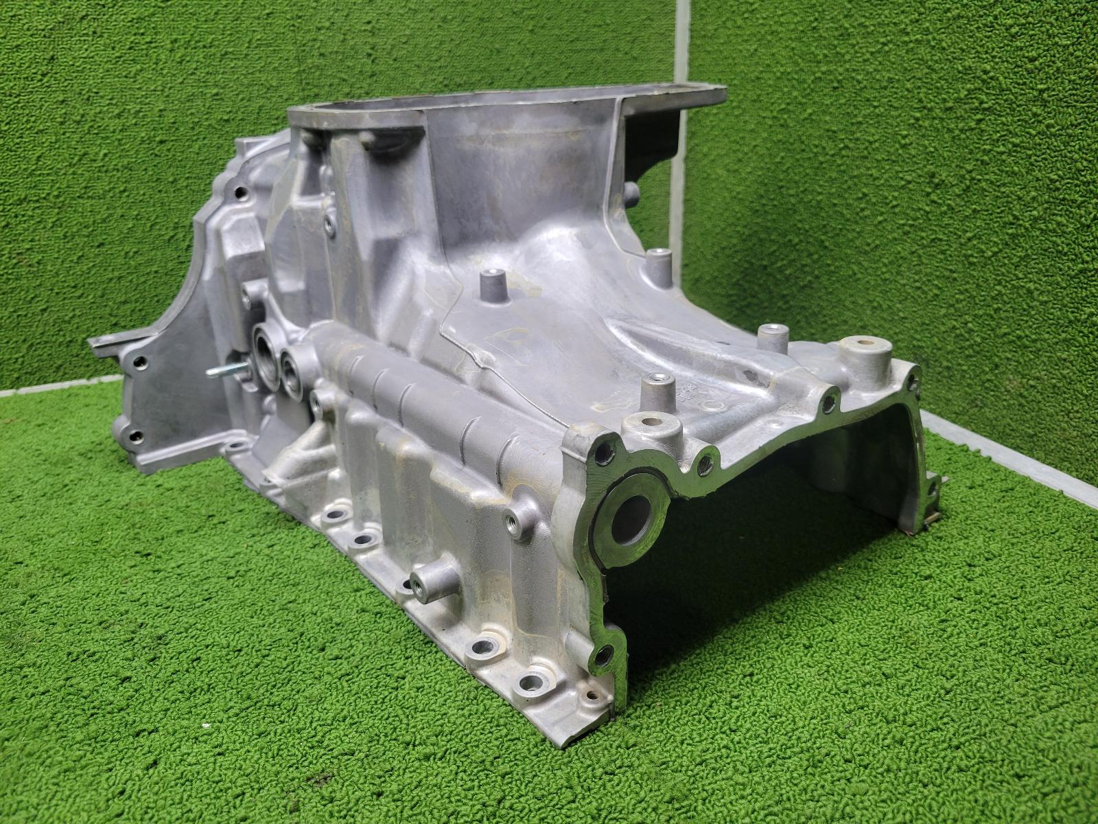 View Auto part Oil Pan/Sump Toyota Landcruiser 2026