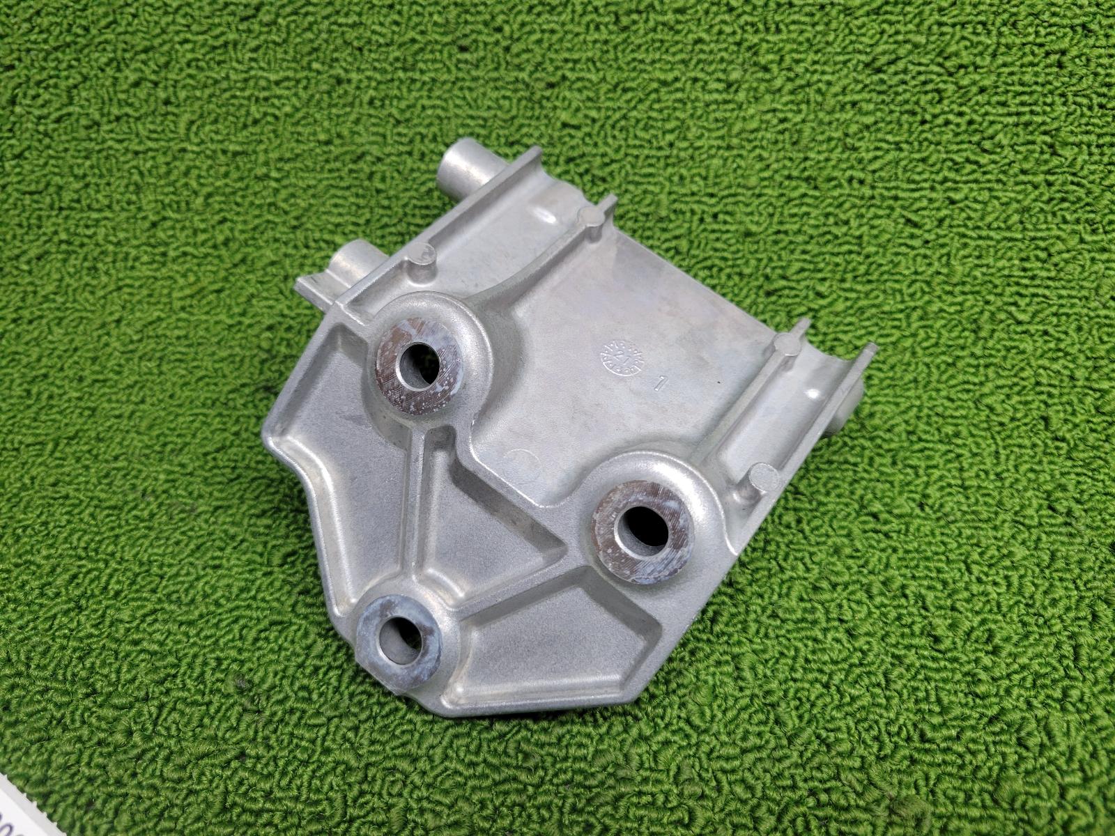 2026 Toyota Landcruiser Misc Bracket View Auto part Misc Bracket Toyota Landcruiser 2026