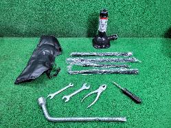 View Auto part Jack/Tool Kit Isuzu Dmax 2018