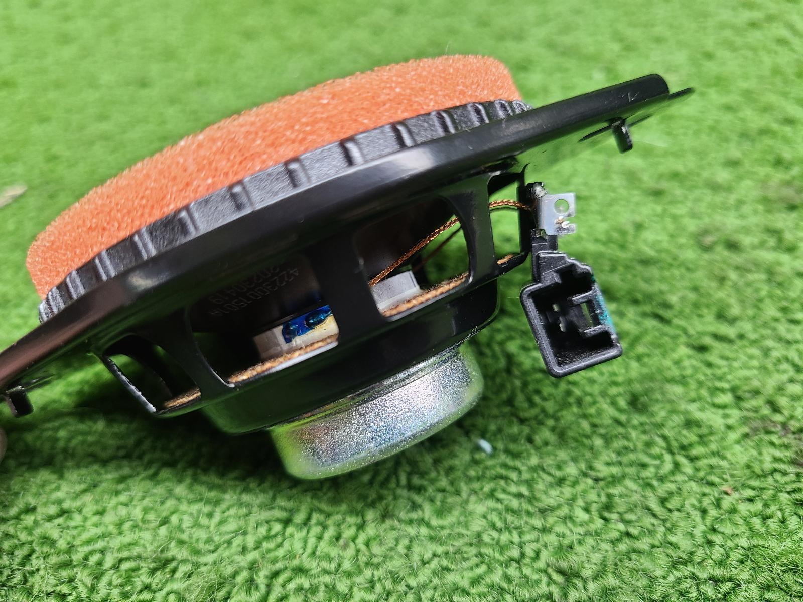 View Auto part SPEAKER Toyota Landcruiser 2023