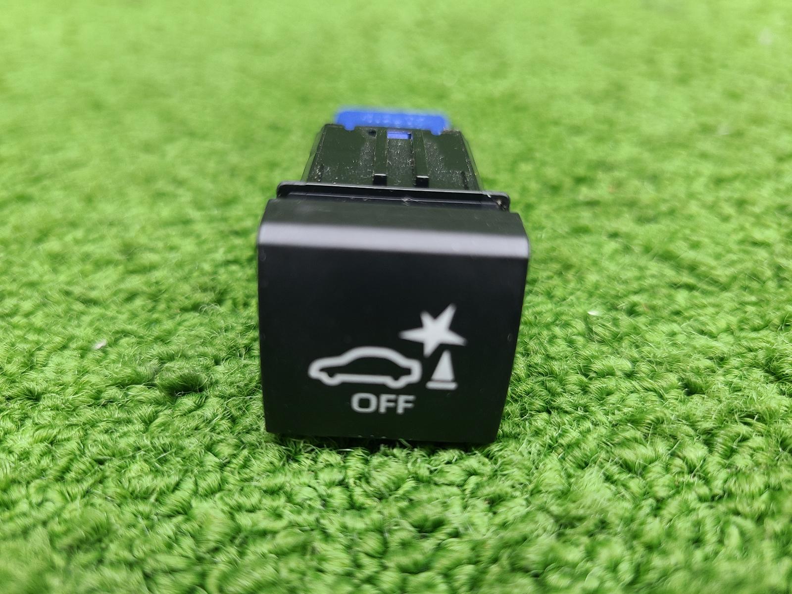 View Auto part Misc Switch/Relay Toyota Landcruiser 2023