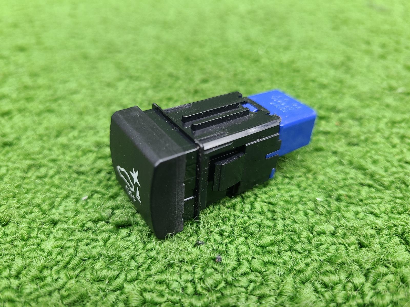 View Auto part Misc Switch/Relay Toyota Landcruiser 2023