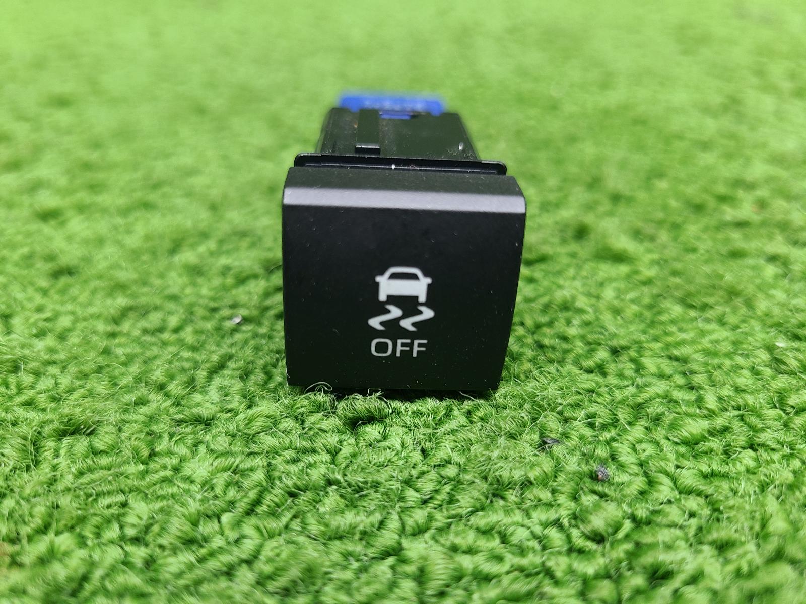 View Auto part Misc Switch/Relay Toyota Landcruiser 2023