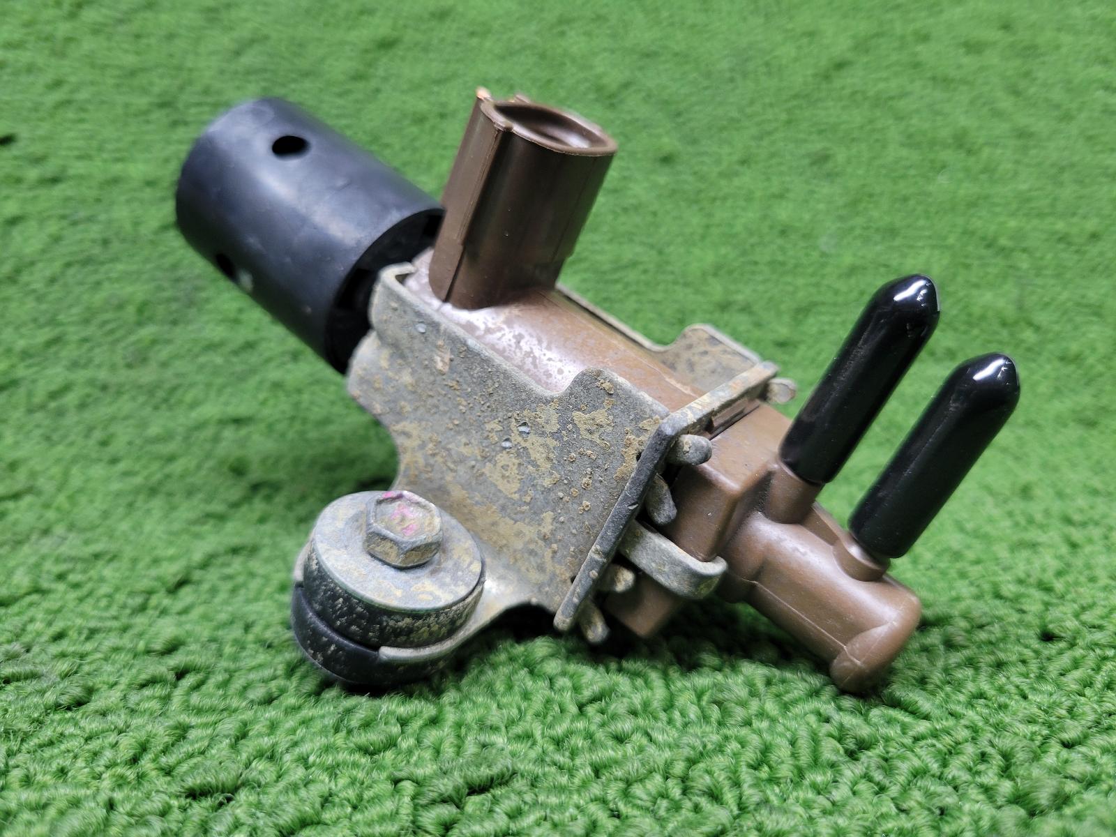 View Auto part Solenoid Toyota Landcruiser 2005