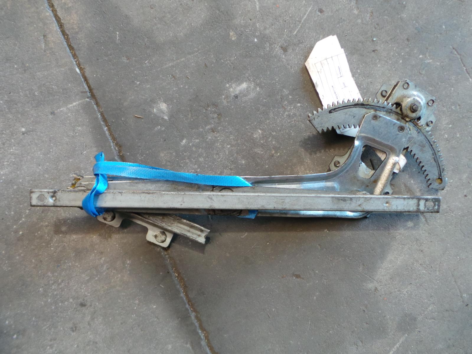 View Auto part Right Front Window Reg/Motor Holden Rodeo 2000
