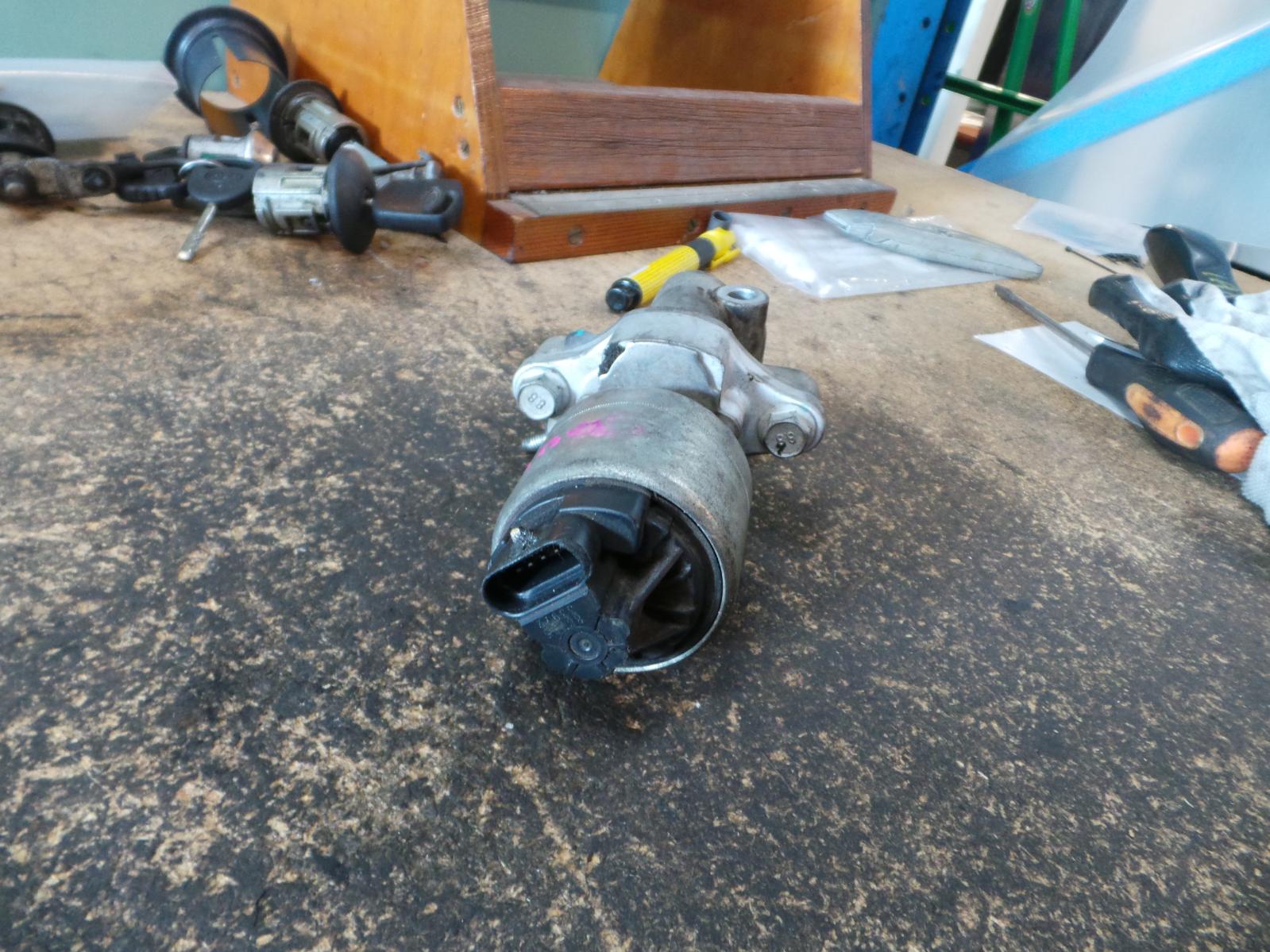 View Auto part Egr Valve Holden Barina 2010