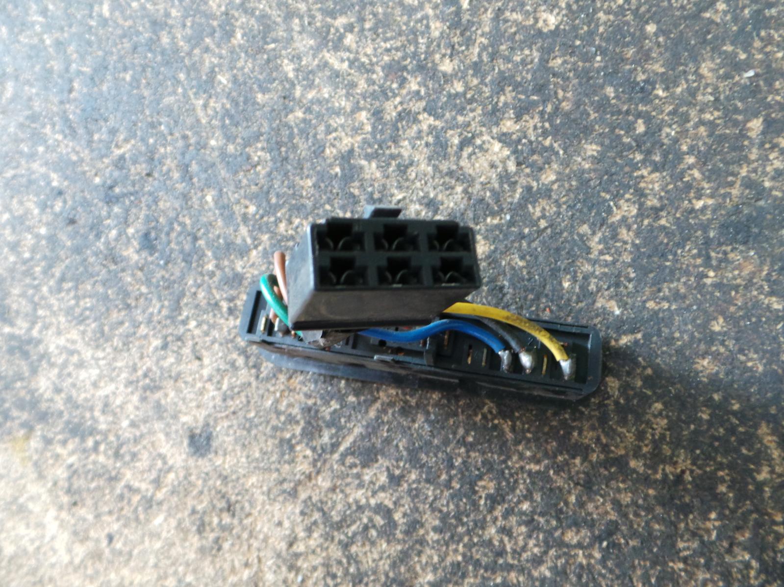 View Auto part Pwr Dr Wind Switch Holden Commodore 1993