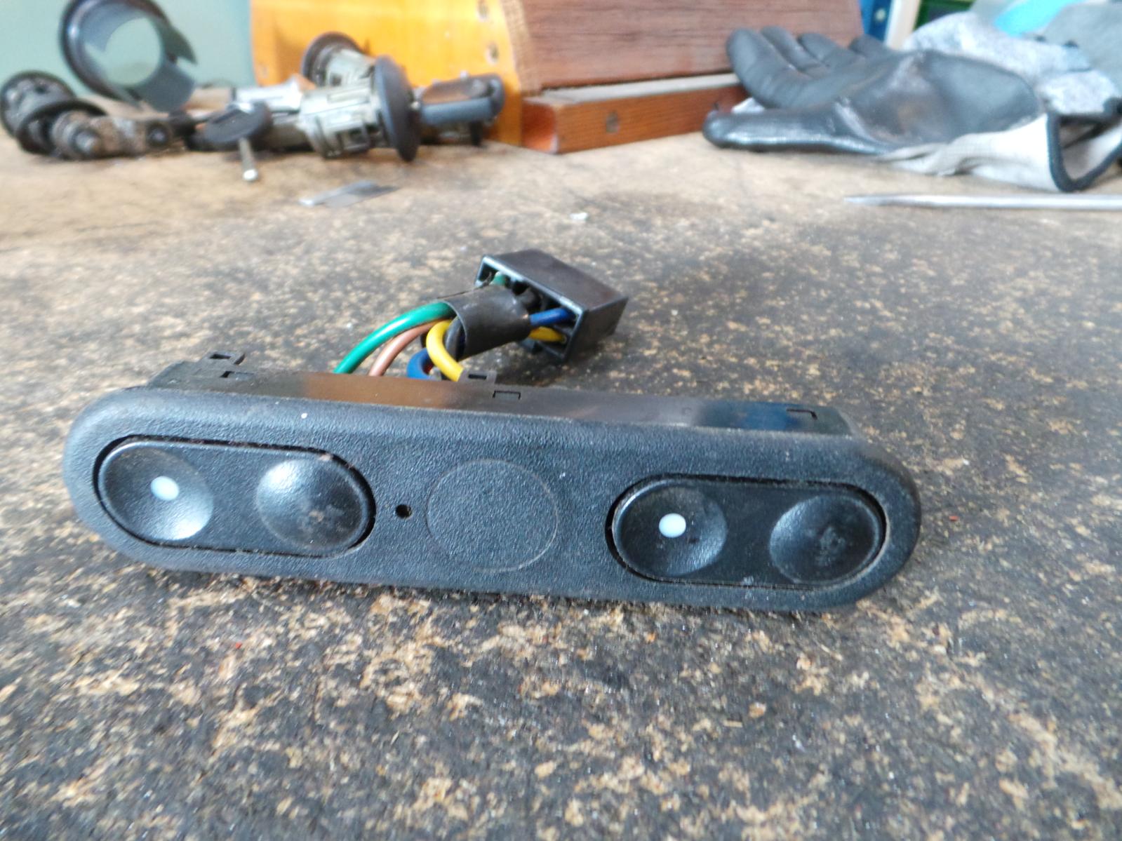 View Auto part Pwr Dr Wind Switch Holden Commodore 1993