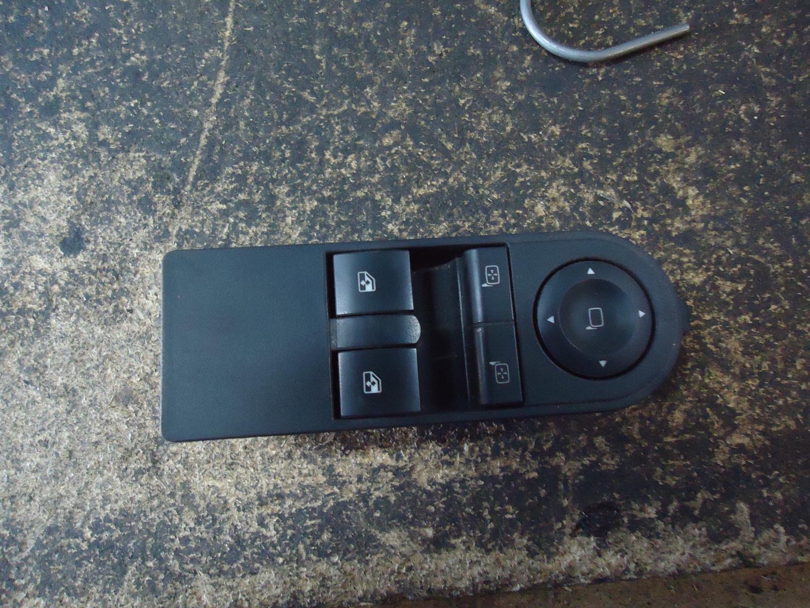 View Auto part Pwr Dr Wind Switch Holden Astra 2008
