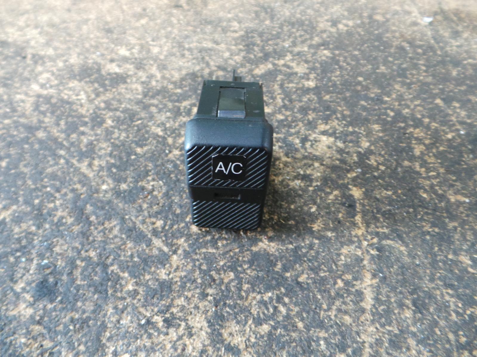 2004 Volkswagen Transporter Misc Switch/Relay View Auto part Misc Switch/Relay Volkswagen Transporter 2004