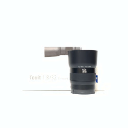 [USED] ZEISS Touit 32mm F1.8 Lens for Sony E Mount (98% Like New with Box)