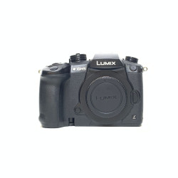 [USED] Panasonic Lumix DC-GH5 Mirrorless  Camera with V-Log (SC 33K , 96% New)
