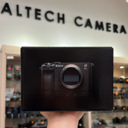 (Ready Stock) Sony A7CR Body (Black) (Freegifts: SF-M64 64GB UHS-ii Card) A7C R