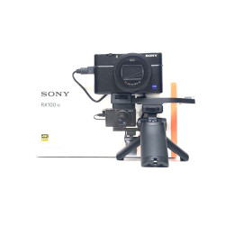 [USED] Sony DSC-RX100 VII RX100 Mark 7 (with Shooting Grip + Hot Shoe Mount) (97% Like New)