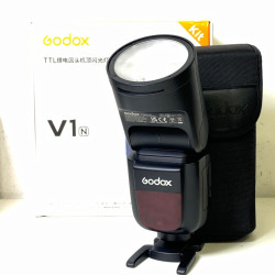 [USED] Godox V1-N V1N Flash For Nikon (99.99% Like New with Box)