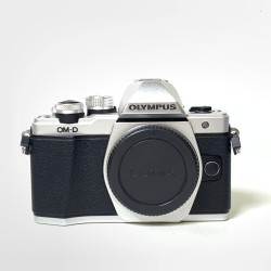 [USED] Olympus OM-D E-M10 Mark II Body (Silver) (SC 7.3K, 98% Like New)