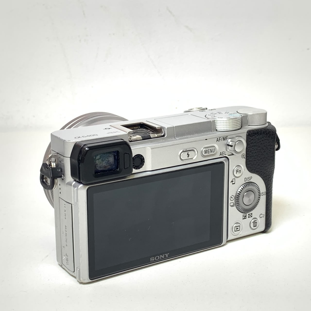 [USED] Sony A6400 with 16-50mm Kit Lens (Silver) (SC 29K, 97% Like New) — [USED] Sony A6400 with 16-50mm Lens