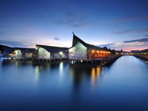 dragon inn floating resort