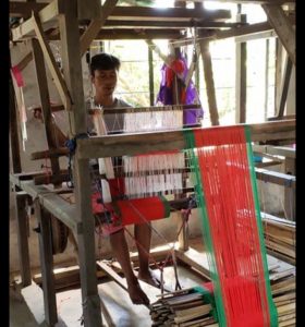 Christys-loomweaving-souvenircraft-
