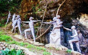Statues-at-Ermita-Hil