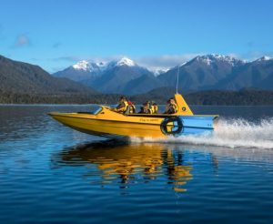 Fiordland-jet-boat-tours-lake-Te-Anau-manapouri-16-560x460