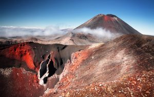 new-zealand-taupo-mount-ngauruhoe-tongariro-alpine-crossing