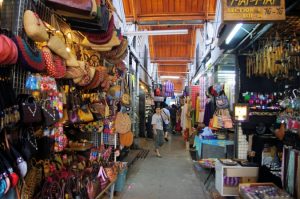 tempat-belanja-murah-di-bangkok