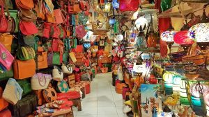 Sandal, Sepatu, Atau Tas Kulit