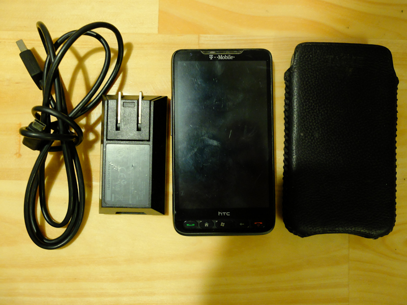 HTC HD2 T-mobile còn nguyên tem void, sạc cáp zin HTC, thẻ 8gb, mặt lưng như mới