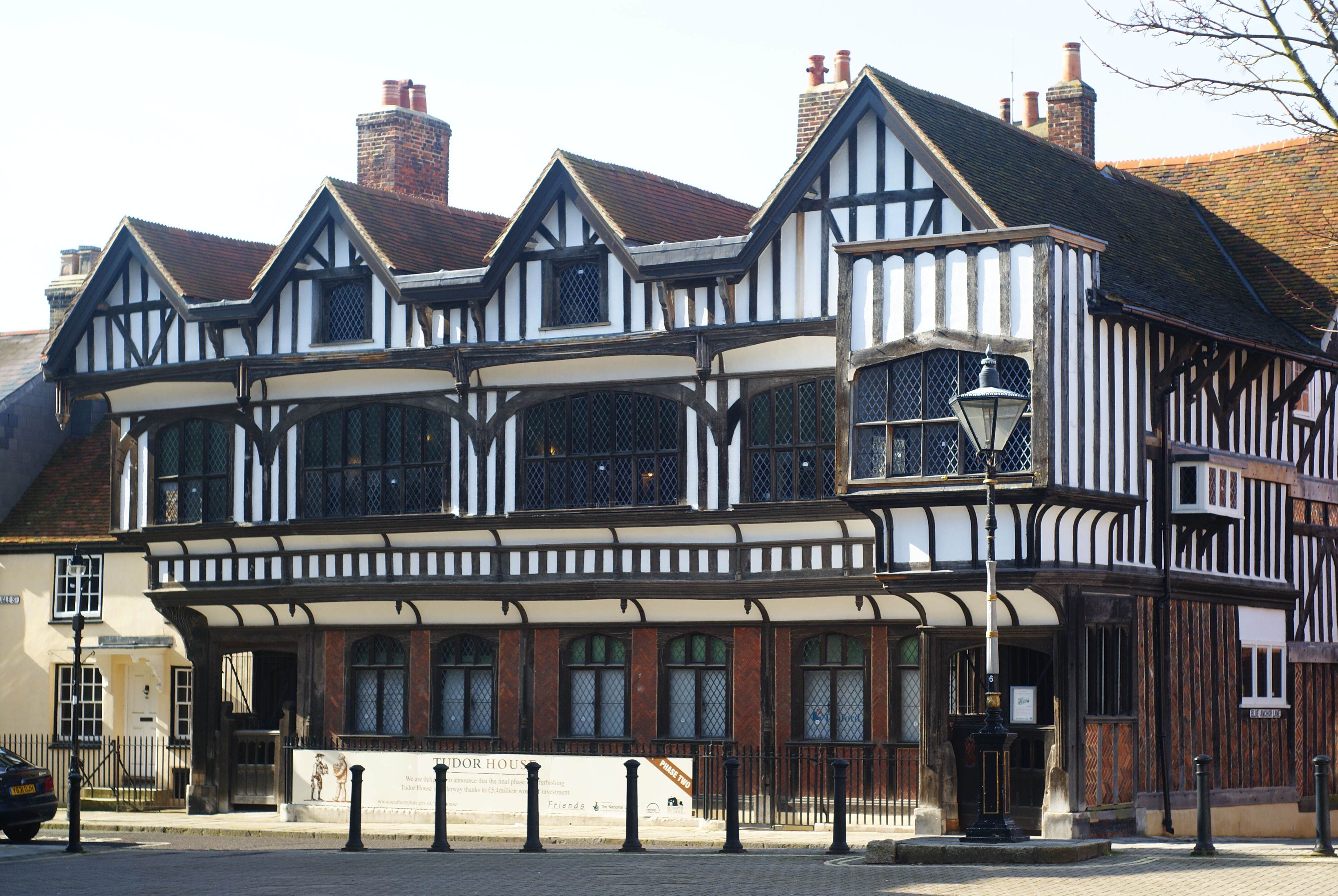 Tudor House Southampton Museum yang berlokasi di Bugle 