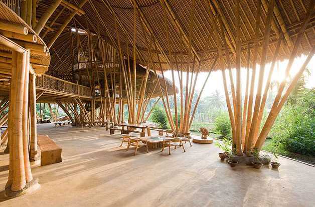 Green School Bali (Sumber: noctulachannel.com)