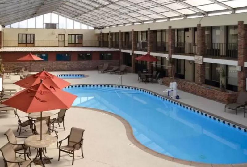 This is the image of the Clarion Inn & Suites Bowling Green #4
