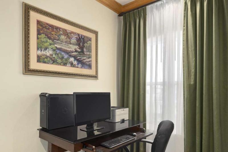 This is the image of the COUNTRY INN SUITES BY RADISSON ELYRIA OH #4