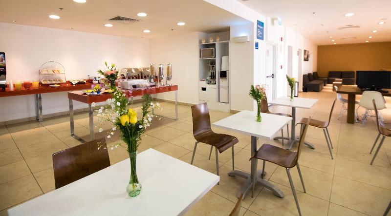 This is the image of the Hotel Mision Express Salamanca #3