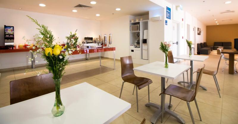 This is the image of the Hotel Mision Express Salamanca #4