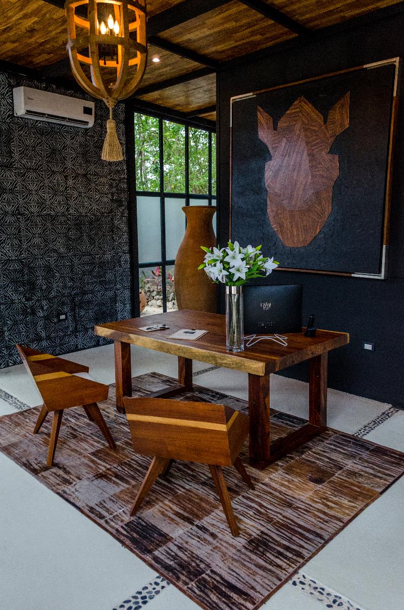 This is the image of the BARRO NEGRO #2