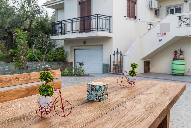 This is the image of the Belle Reve #1