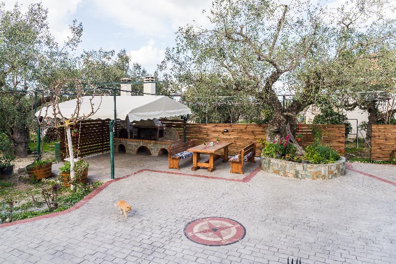 This is the image of the Belle Reve #2