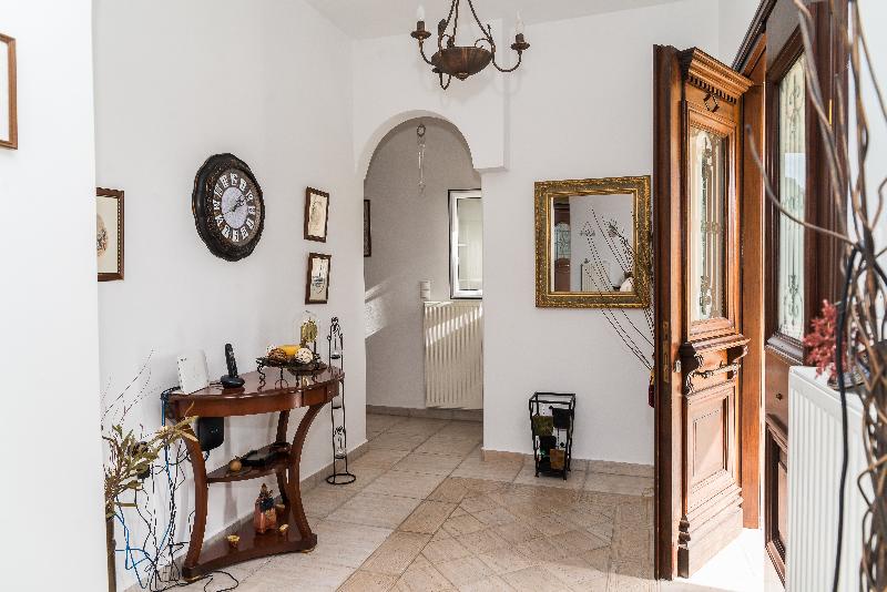 This is the image of the Belle Reve #5