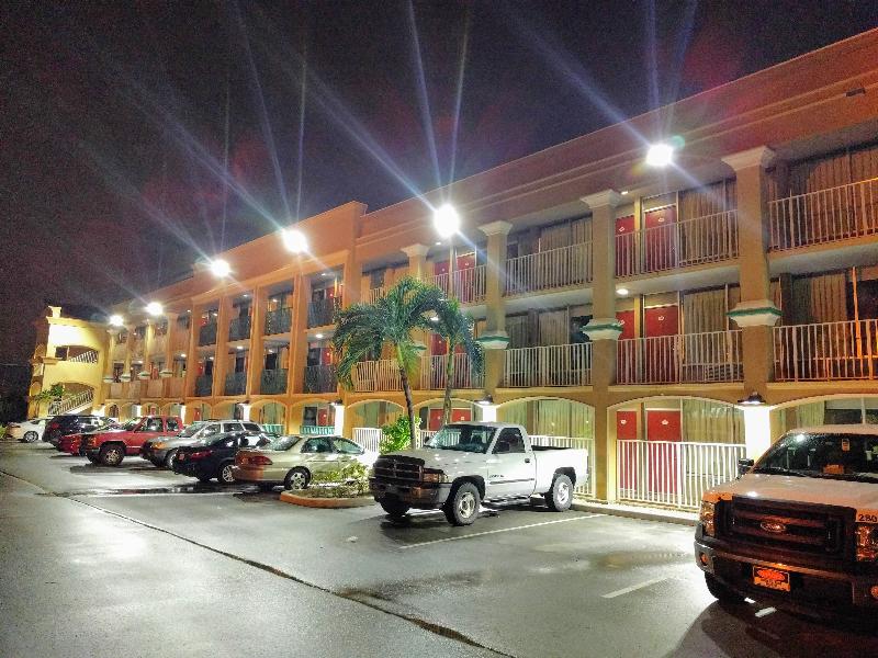 This is the image of the Red Carpet Inn Airport / Cruise Port #5