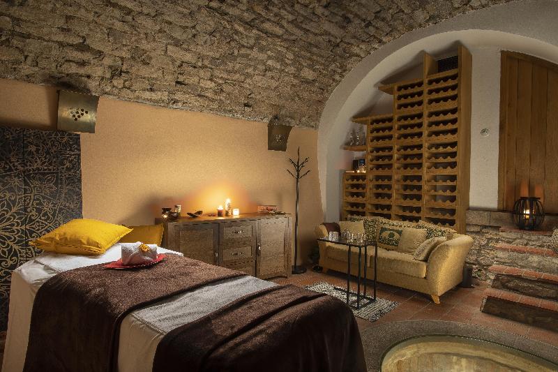 This is the image of the Hotel At Green Grape #4