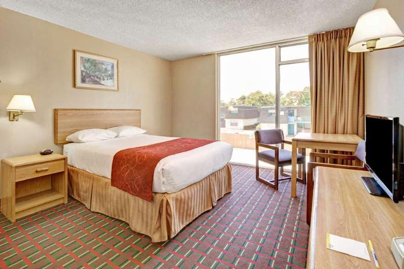 This is the image of the 817 Hotel Days Inn by Wyndham Arlington Six Flags #1